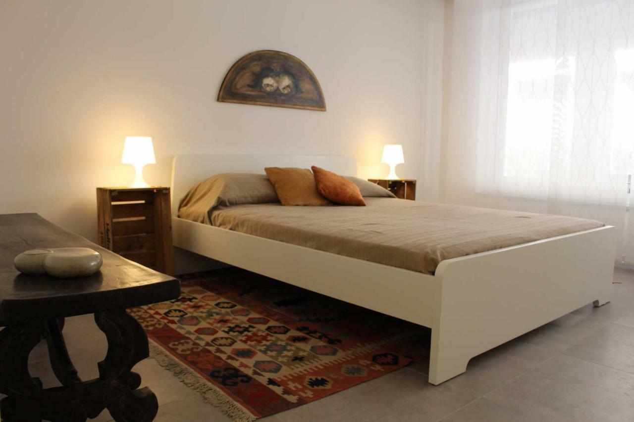 One-Bedroom Apartment,854549093:JPEG
